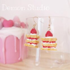 Alternative view of گوشواره توت فرنگی و کیک