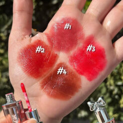 رژ لب مات پاپیونی Gagk - تست رنگ روی دست